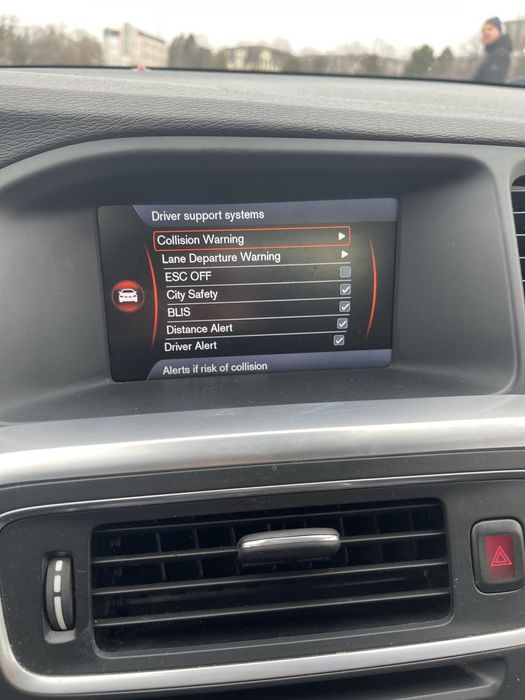 Volvo v60 1.6 diesel distronic/ bliss