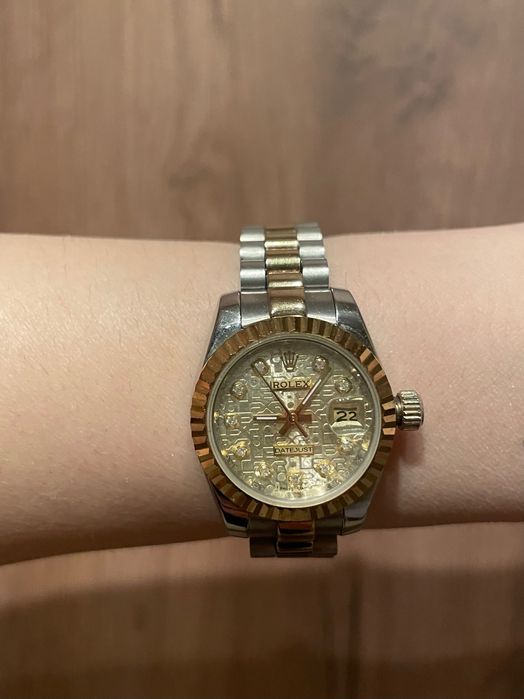 Женские наручные часы