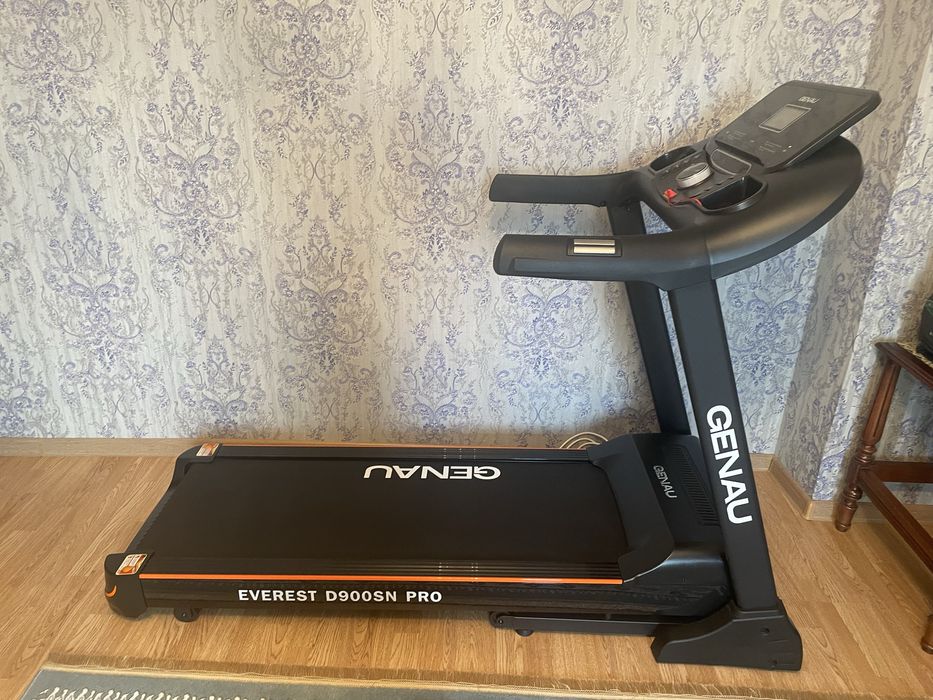 Беговая дорожка Genau D900SN.