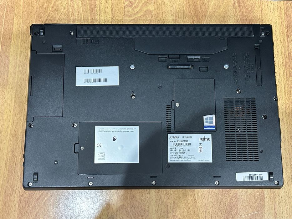 Като нов! Японски лаптоп Fujitsu E556 i5/8GB RAM/256GB SSD, 3м. гаранция!