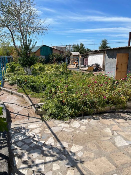 Продается Полдома по ул. караменде би