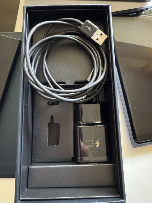 Samsung galaxy note 8 plus doua huse