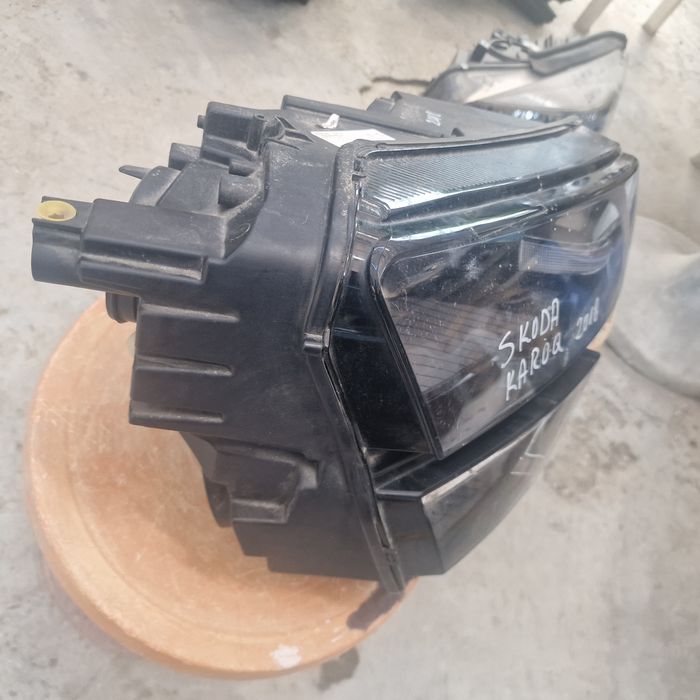 Skoda Karoq 2018 десен фар