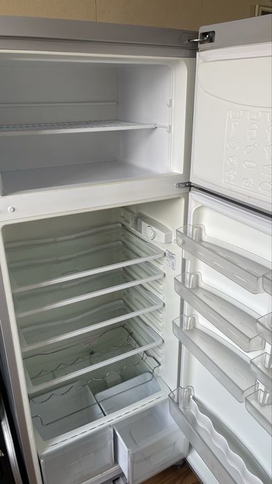 Продаю холодильник Hotpoint-Ariston, 435л