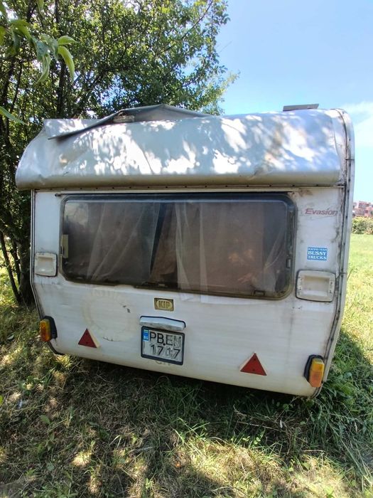 Продавам каравана 1200