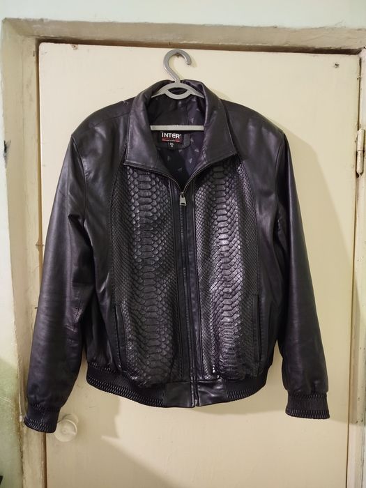 Продам кожаные куртки.