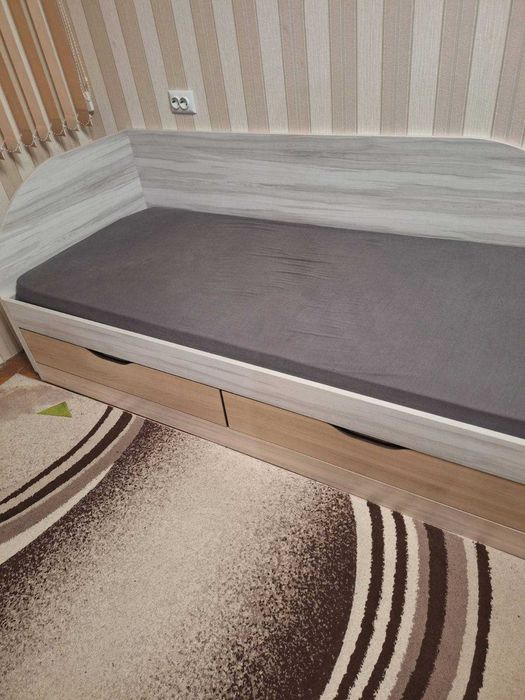 Единично легло с матрак подарък