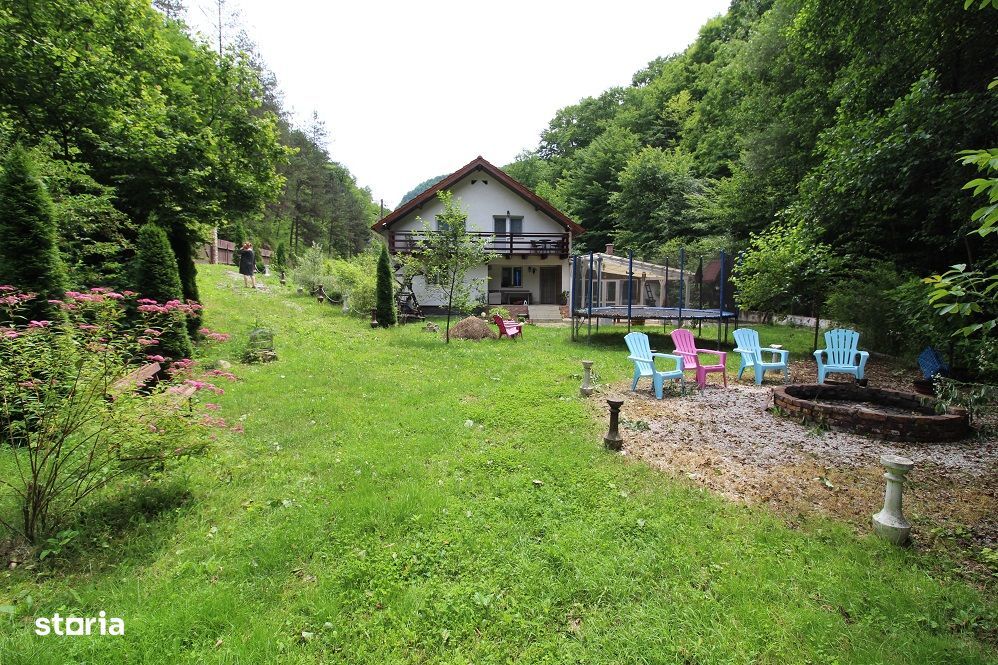 Vând casă în Govăjdia P+M, la 18km de Hunedoara, teren 750mp...