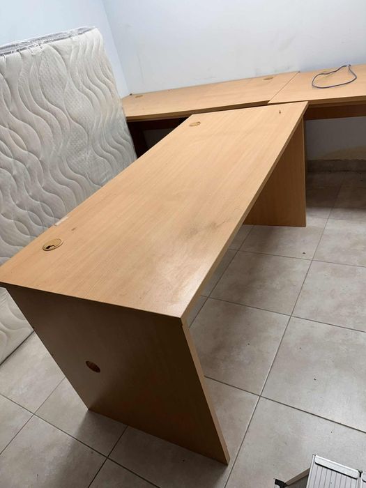 Бюра офисни масивни 160 на 70 см