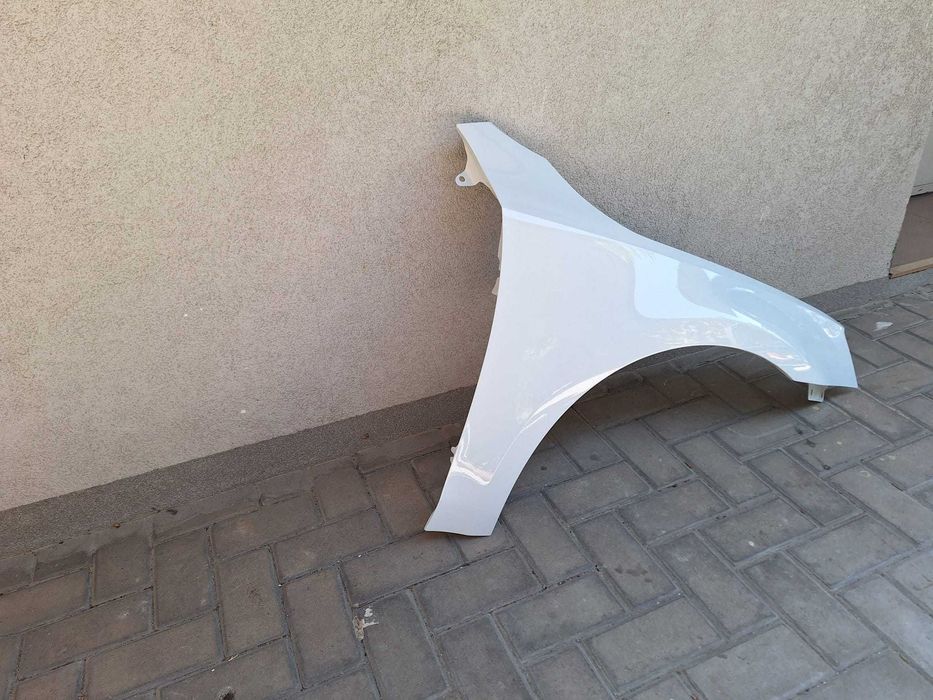 Aripa Fata Dreapta Skoda Octavia 3 III An 2013-2017 Vopsita Alb