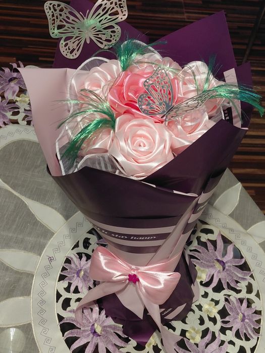 Buchet flori din satin