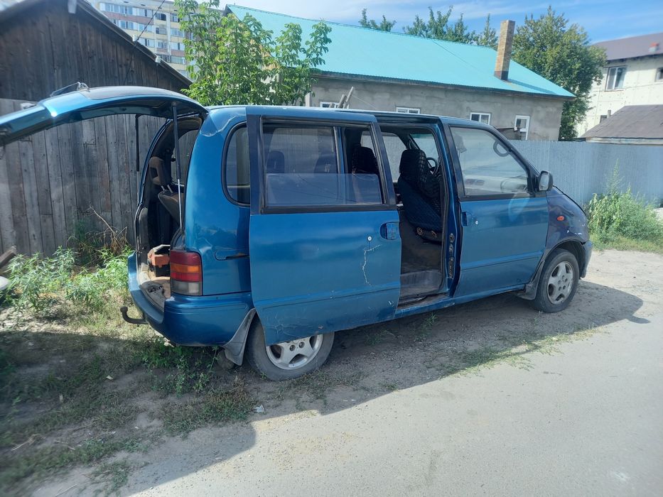 Продам автомобиль Ниссан Серена