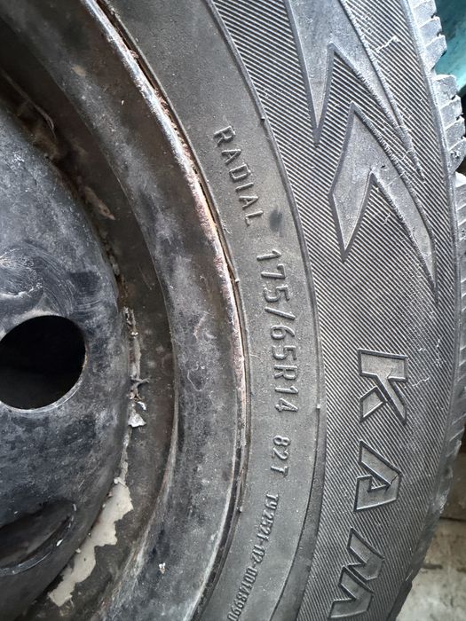 Один балон с диском R14 на запаску