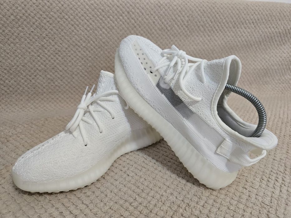 Adidas Yeezy  nr 41-45 pret 350 lei