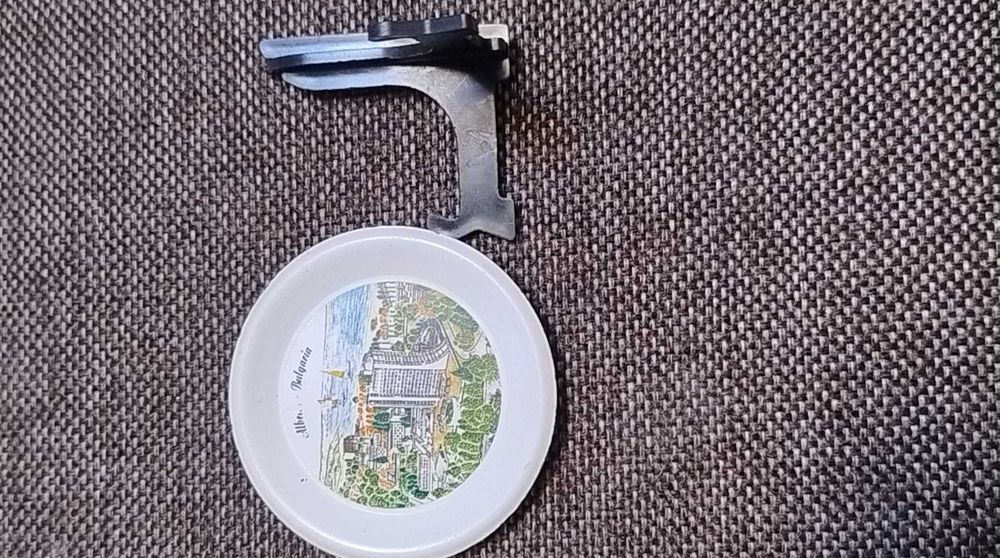 Minimodel de farfurie decorativă din porțelan