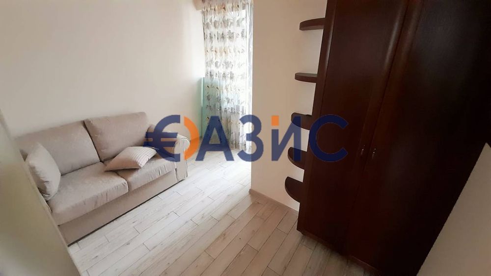 Петстаен апартамент с изглед към морето и планината в Свети Влас в