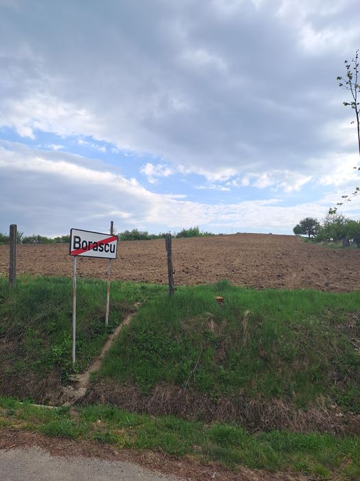 2  din 5 PARCELE ramase,, ...din Teren INTRAVILAN  ,ieșirea din com.BO