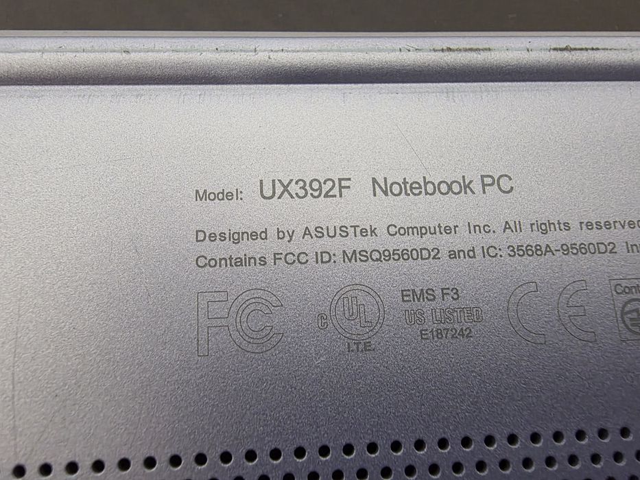 Asus Zenbook 13 ux392F/ i7 / nvidia MX150 / 16gb ram