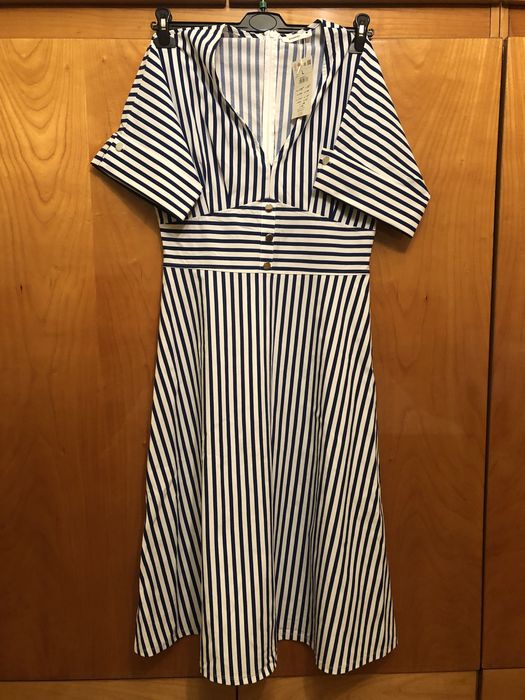 OFERTĂ - Rochie Reserved, nouă, superbă, navy, cu nasturi decorativi