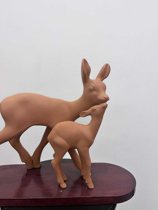 Bibelou statueta metalica pe suport de lemn mare bibelouri ieftin