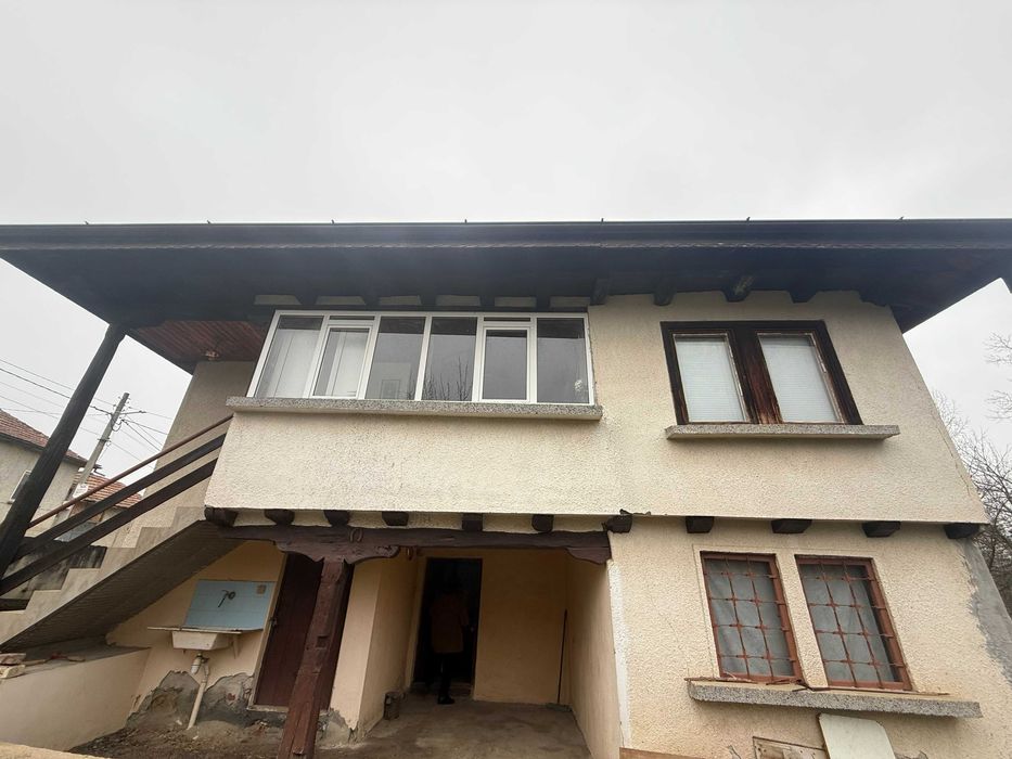 Продава къща на  на 10 км от гр. Габрово