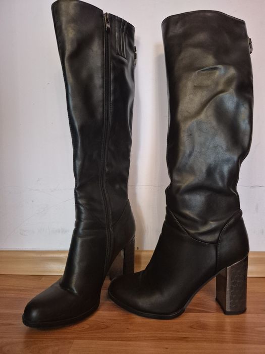 Ботуши еко кожа 38 номер