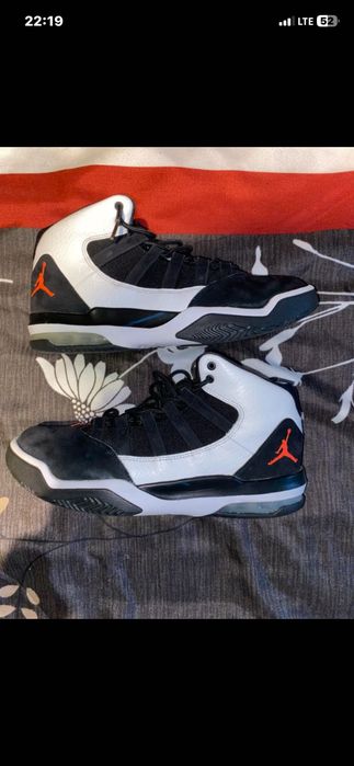 Jordan Max Aura Black and White