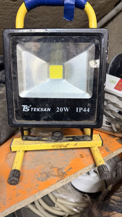 Продам прожектор