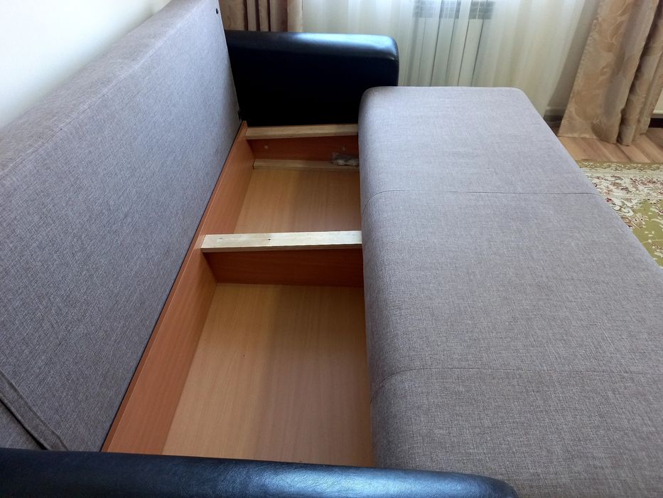 Продам диван для гостиной