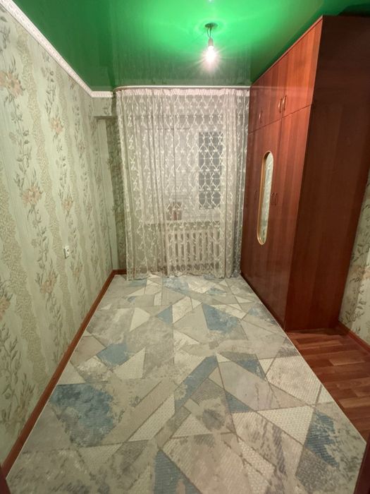 Сдам 4 комнатную квартиру в центре