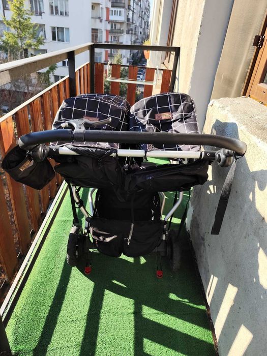 Количка за близнаци Mountain buggy