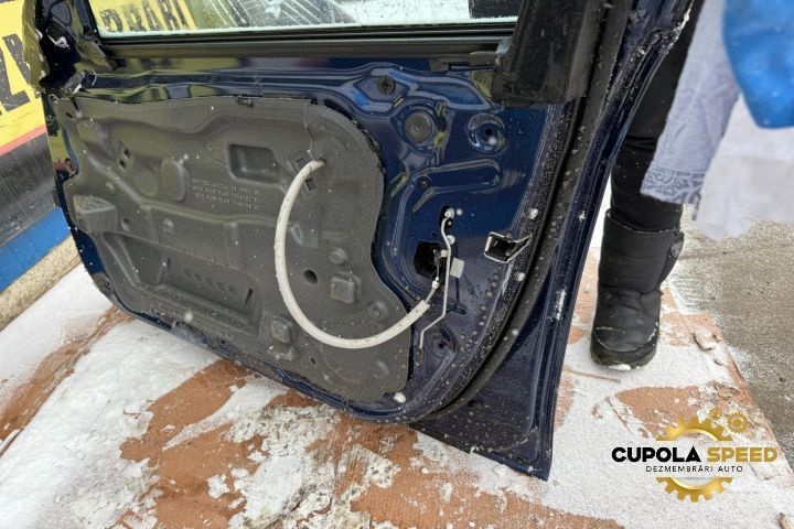 Portiera / usa dreapta fata  culoare MEDITERRANEAN BLUE C10 BMW Seria