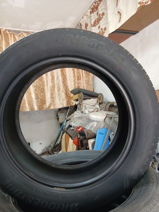 Продам комплект шин Bridgestone Alenza
