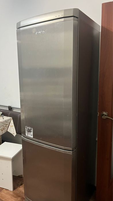 Продам холодильник 10000