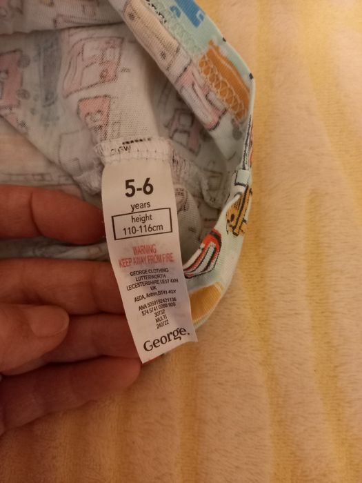 Чорапки,слипчета и потничета