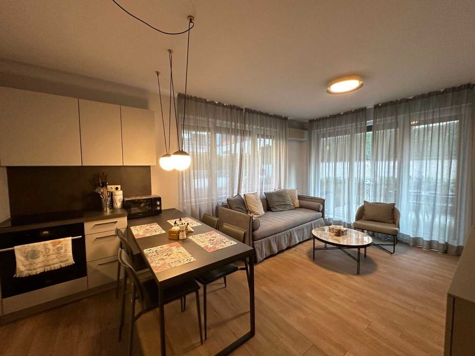 Дава се под наем Двустаен апартамент в София, Витоша - 75 кв.м за 561 € - Снимка #2