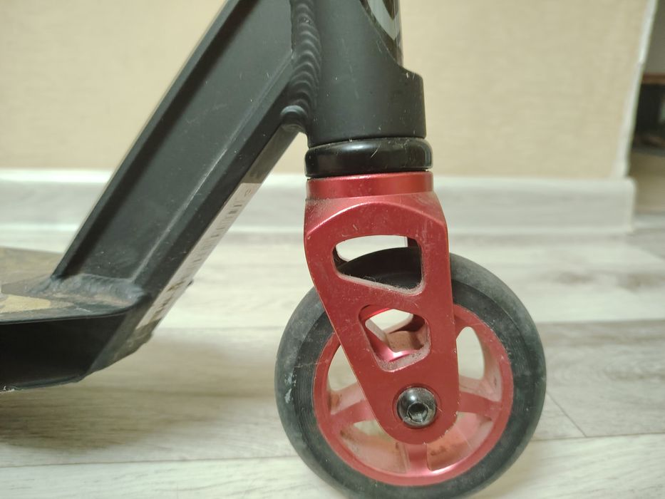 Продам трюковый самокат Oxelo MF 1.8+