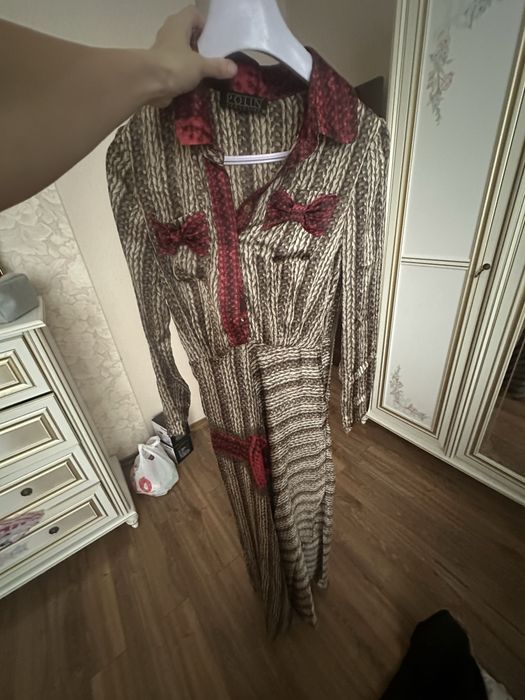 Продам женские платья  по 5000