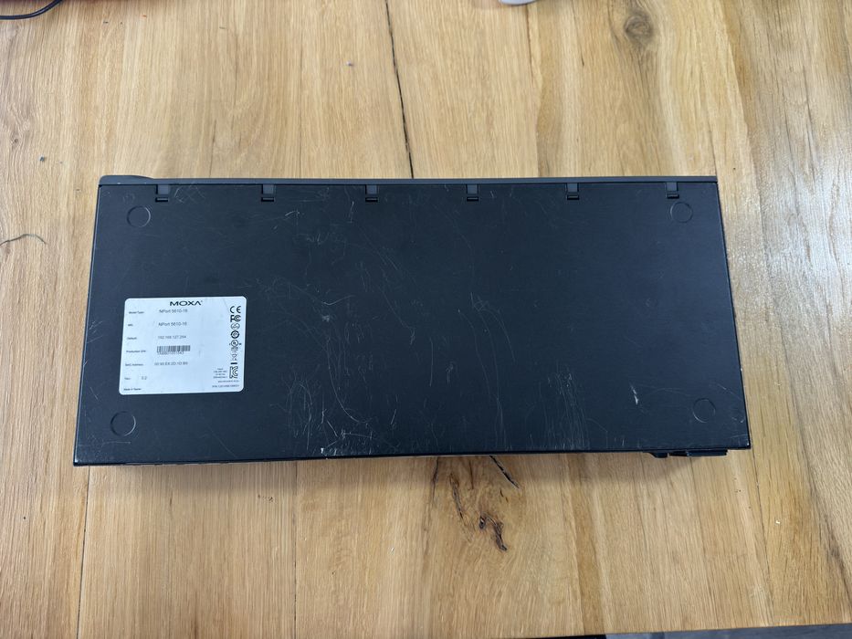 Moxa NPort 5610-16 server seriale