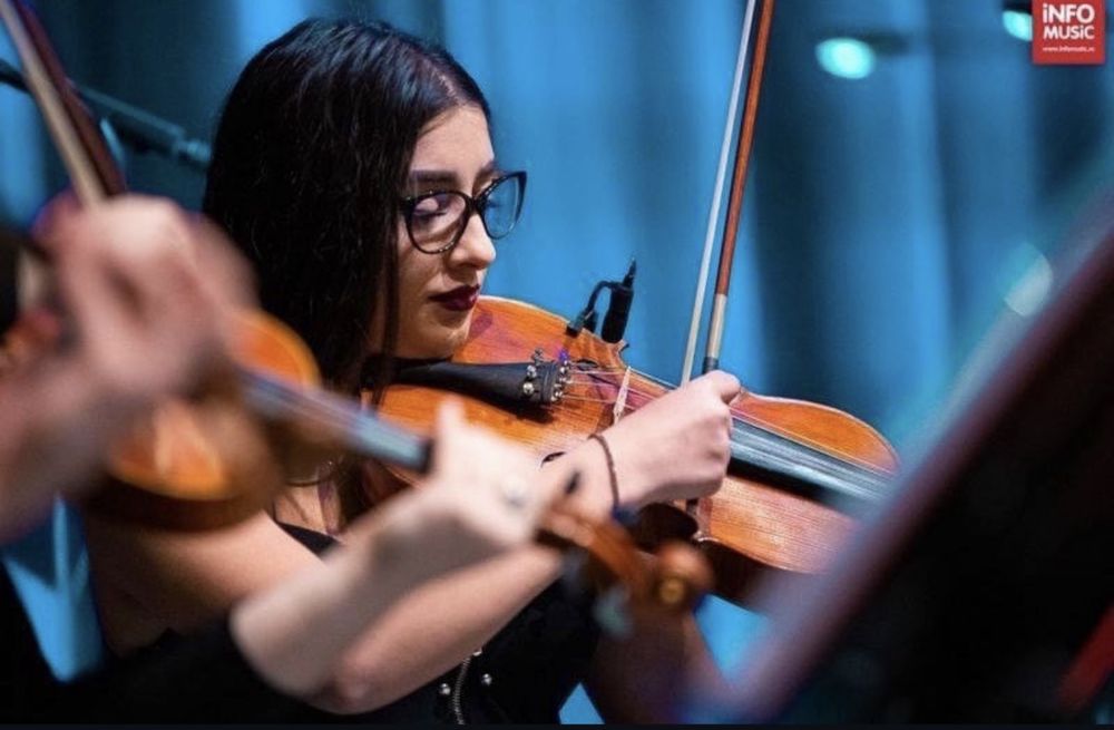 Lecții de vioară și pian pentru începători