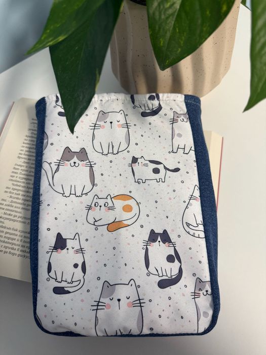 Подвързия (дрешка) за книга - ръчно изработена