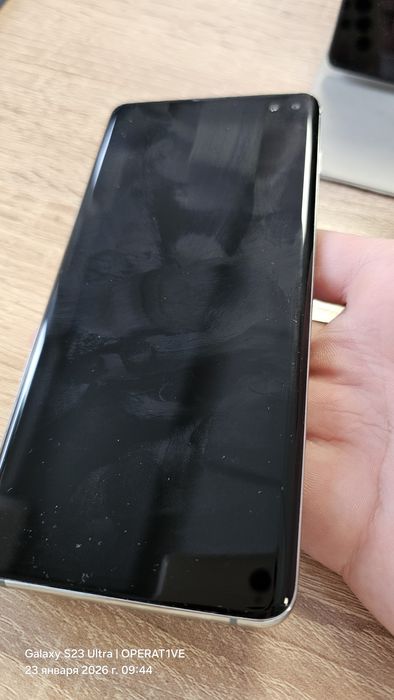 Продам Samsung S10+ 8/128