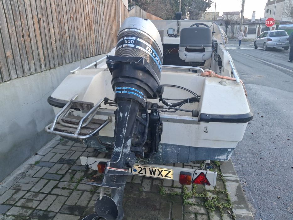 Barca Rio OLE 400 cu motor și peridoc