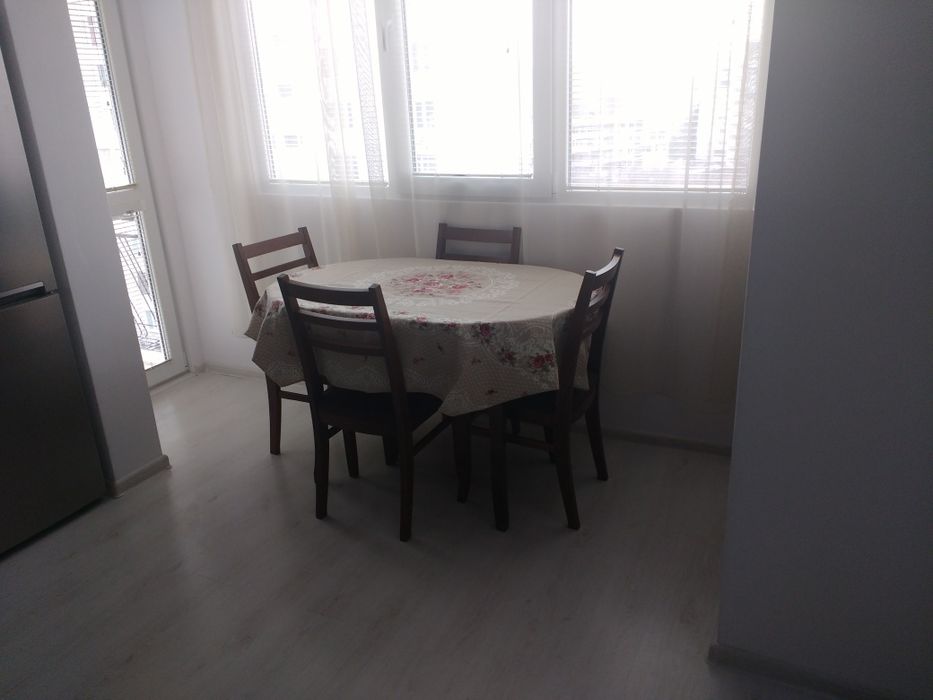 Дава се под наем Двустаен апартамент в с. Трапище, Област Разград - 50 кв.м за 331.5 € - Снимка #1