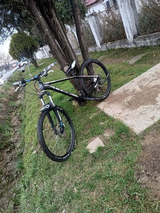 Vând bicicleta CUBE