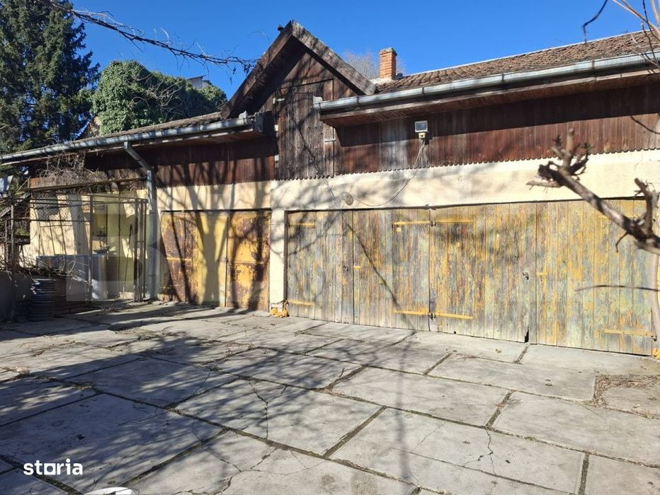 Casa de vanzare, 241.20 mp, zona Centrala