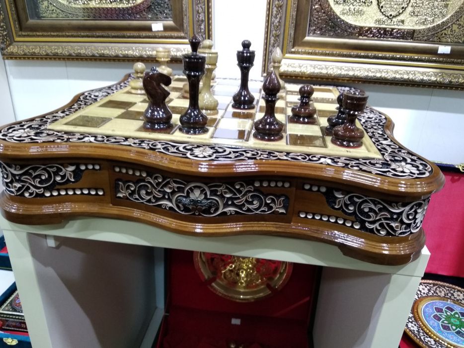 Резные шахматы ручная работа из дерева орех