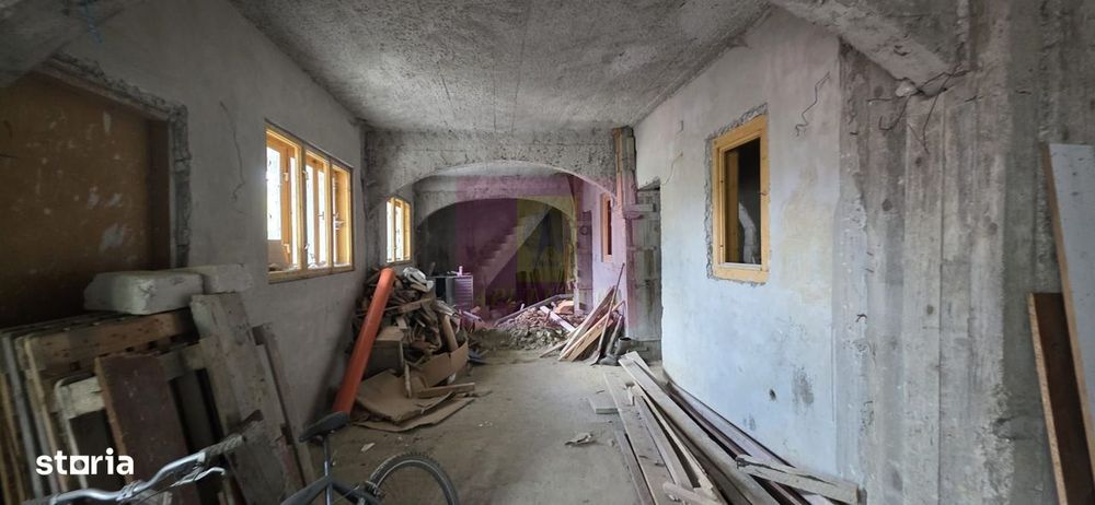 Casa batraneasca cu teren de vanzare in Busteni