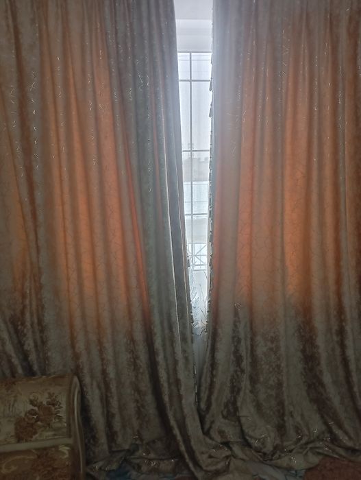 Продается диван вместе шторм