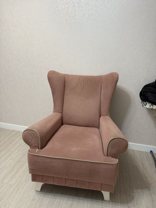 Продам диван и кресло